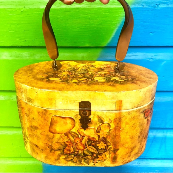 SOLD 1960’s Vintage Wooden Bag Mushroom & Mice - Picture 2 of 8